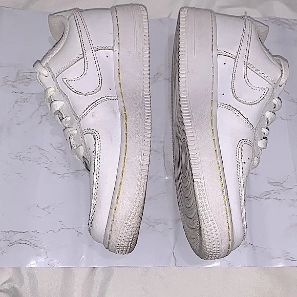 Nike AF1 Air Force One classic white sneakers size 6.5Y - Picture 3 of 7